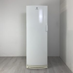 ELECTROLUX Frysskåp EUC29260W W8290
