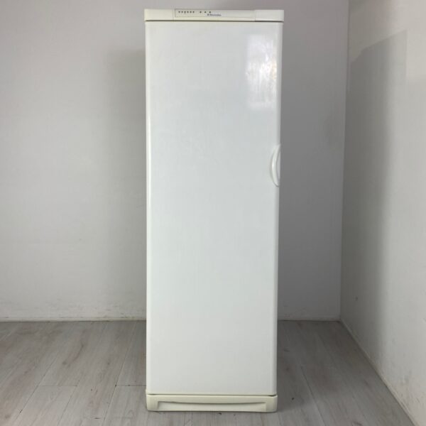 ELECTROLUX Frysskåp EU8216C W8585