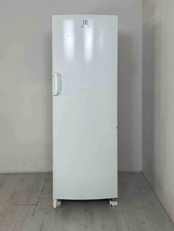 ELECTROLUX Kylskåp ERC37260W W8829