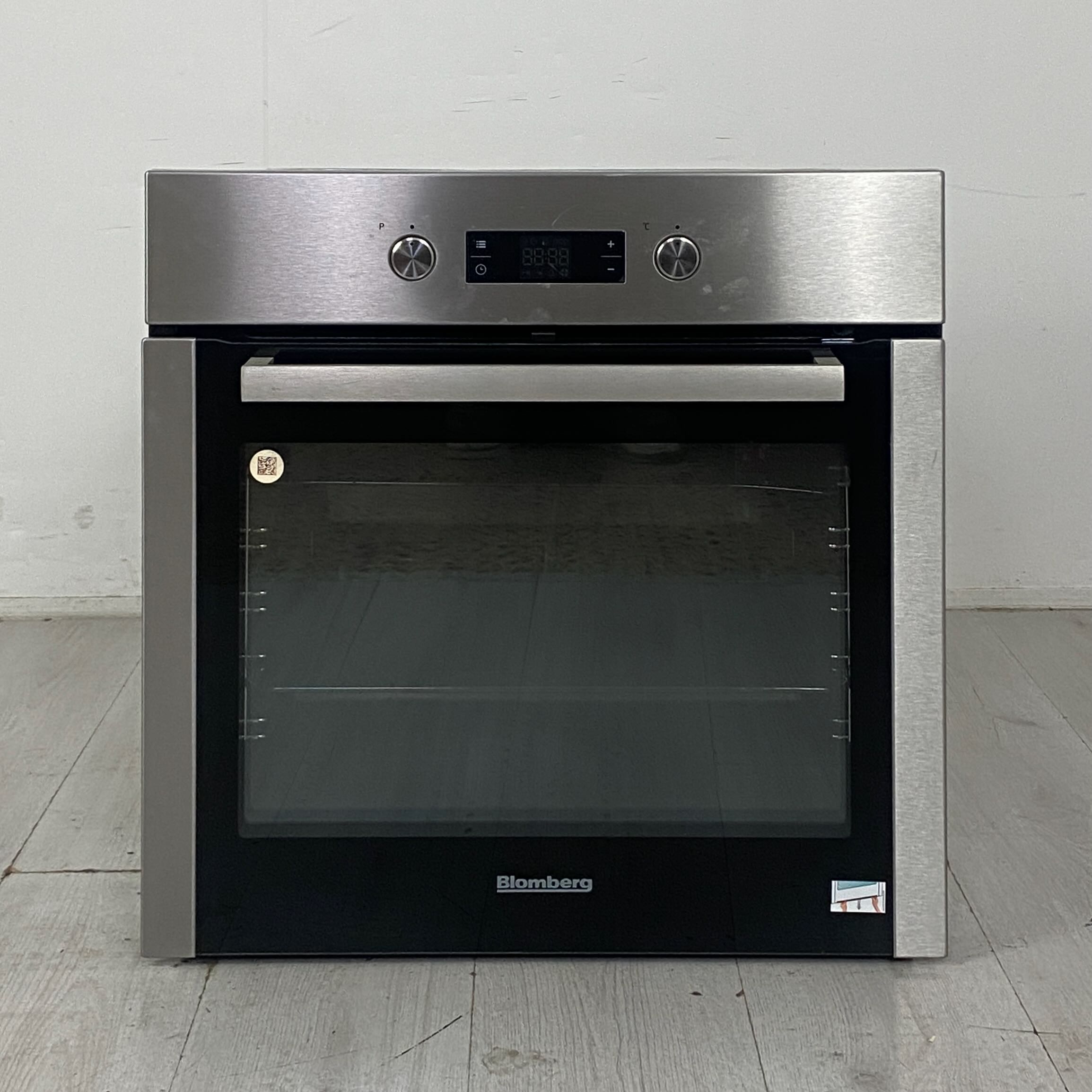 BLOMBERG Ugn OEN93S32X W9395