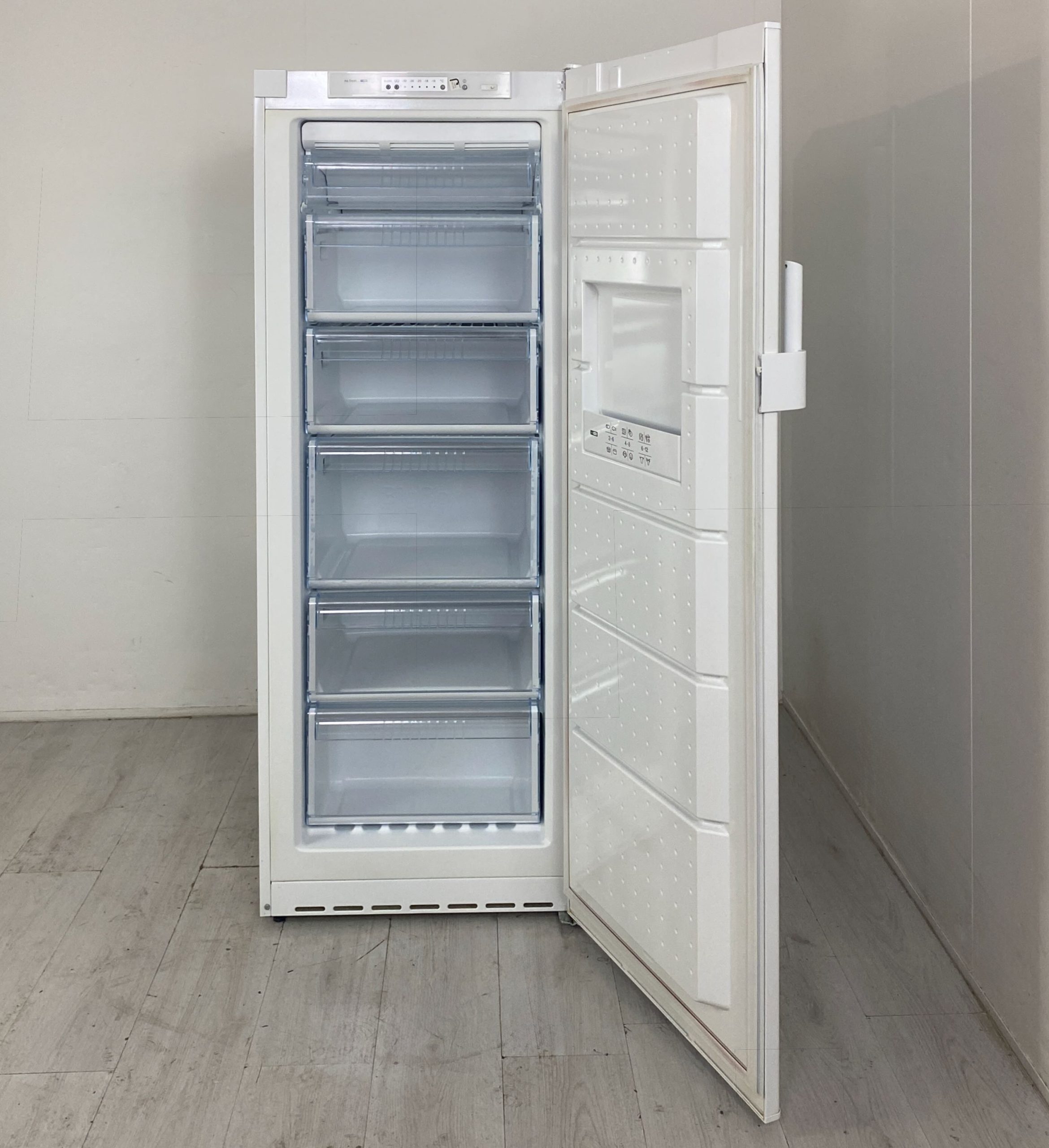 BOSCH Frysskåp GSN24V01SD W9784 - Bild 2