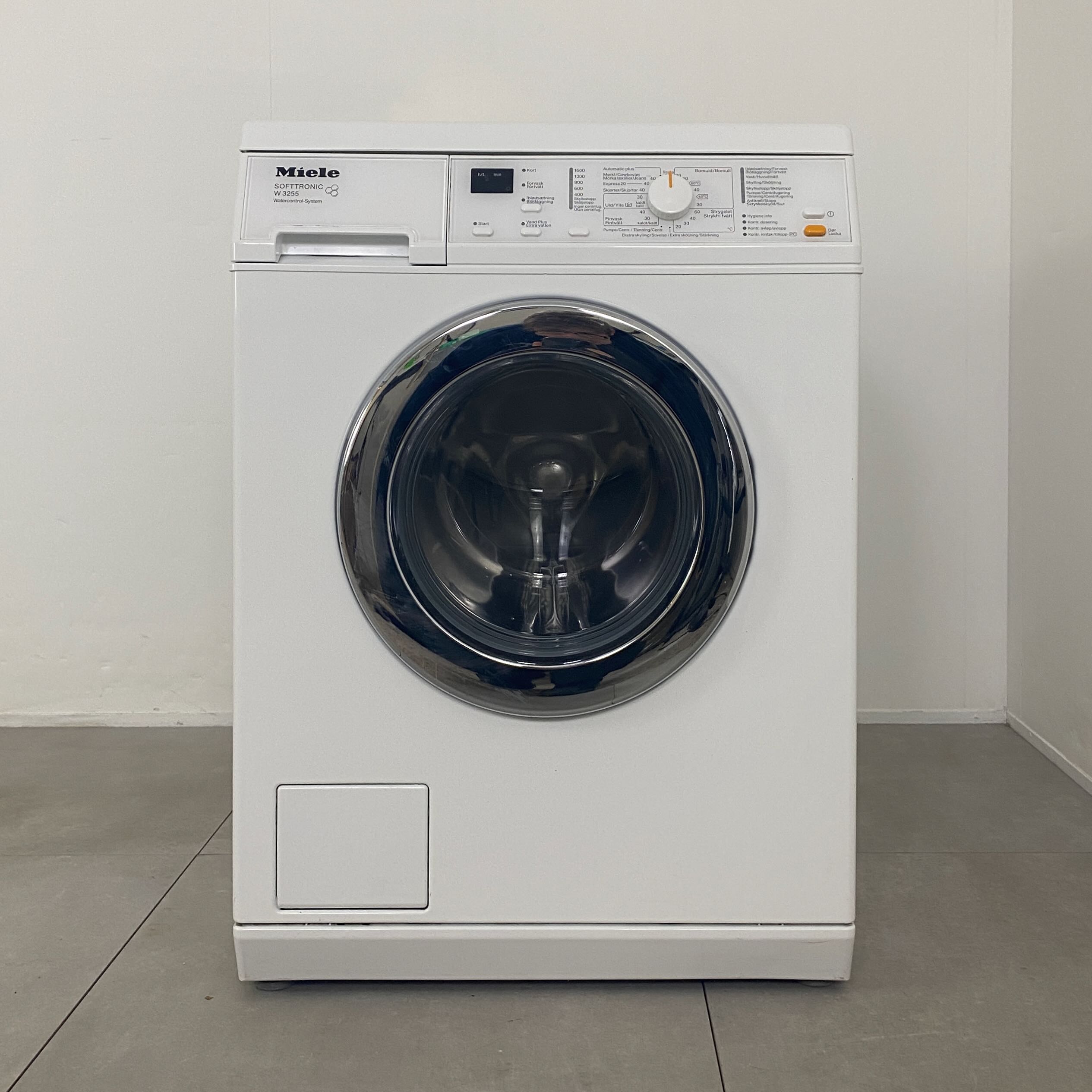 MIELE Tvättmaskin W 3255 NDS K1360