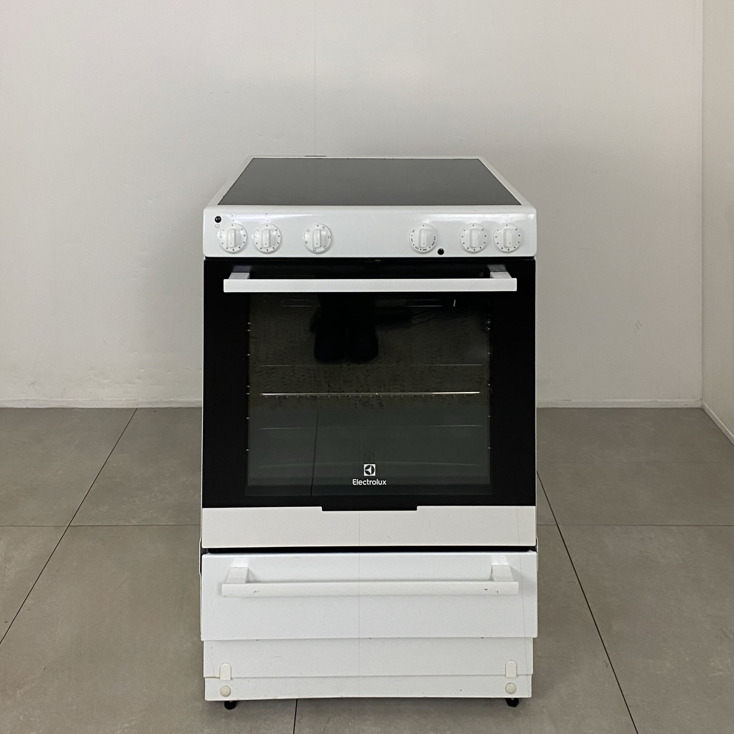 ELECTROLUX Spis EKC6012AHW K1417