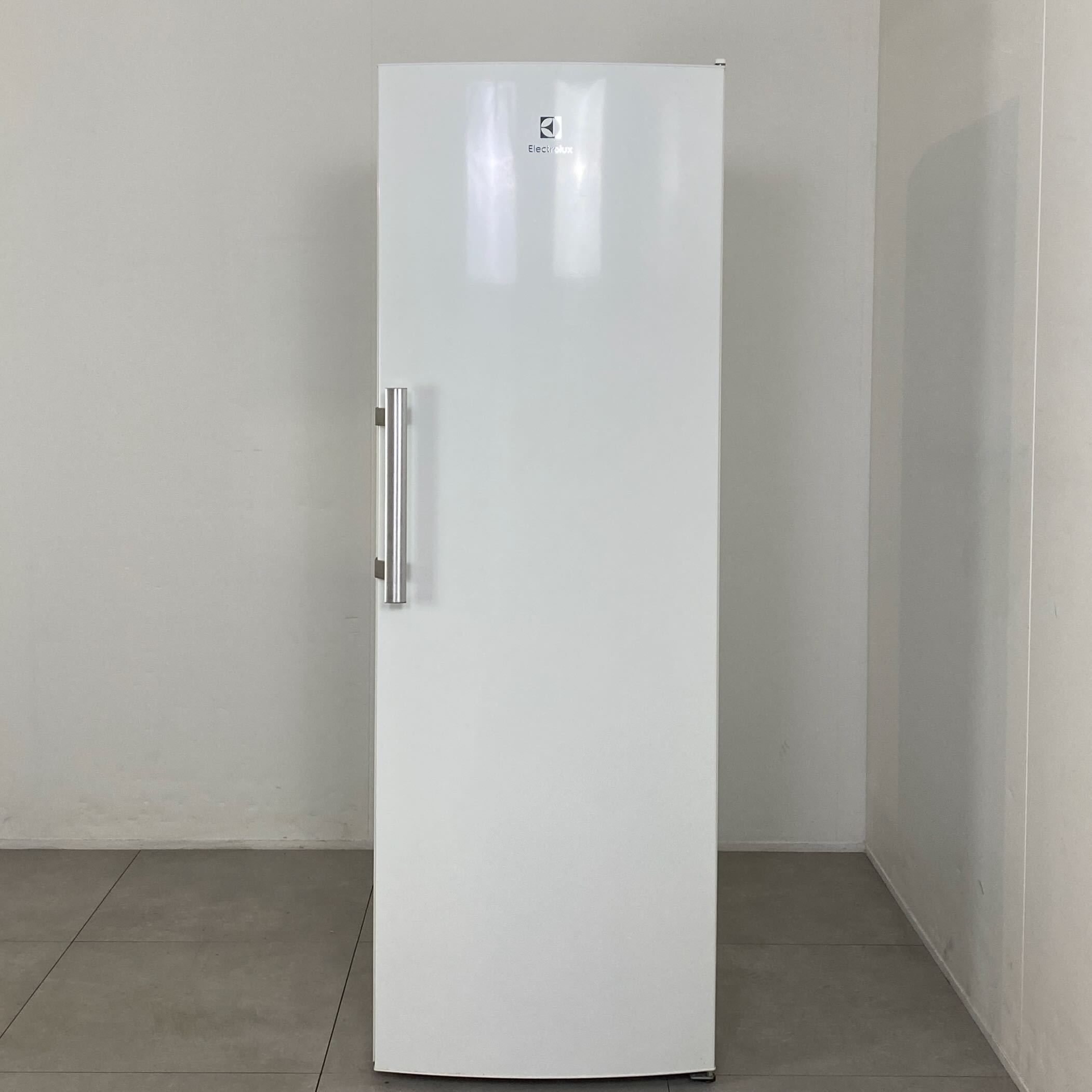 ELECTROLUX Kylskåp ERE3530MFW K1632
