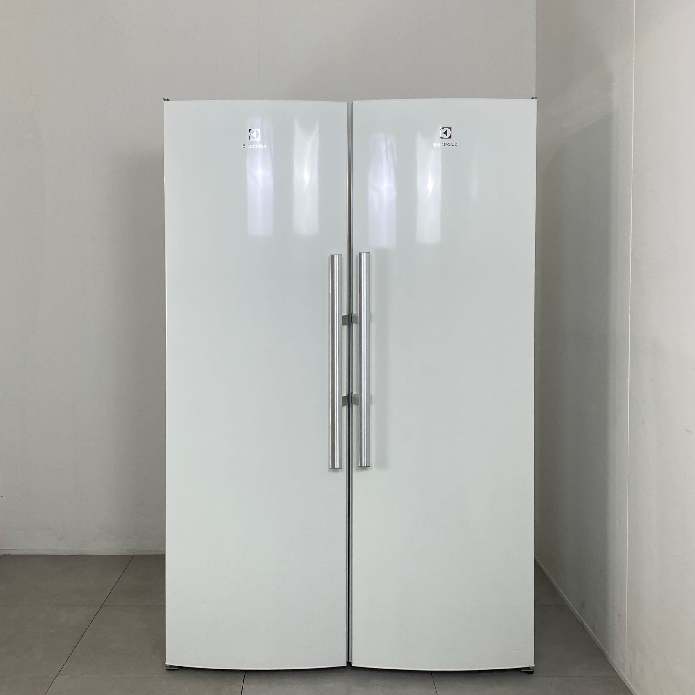 ELECTROLUX Kyl/Frys-set ERE8000W/EUE8000W K1633