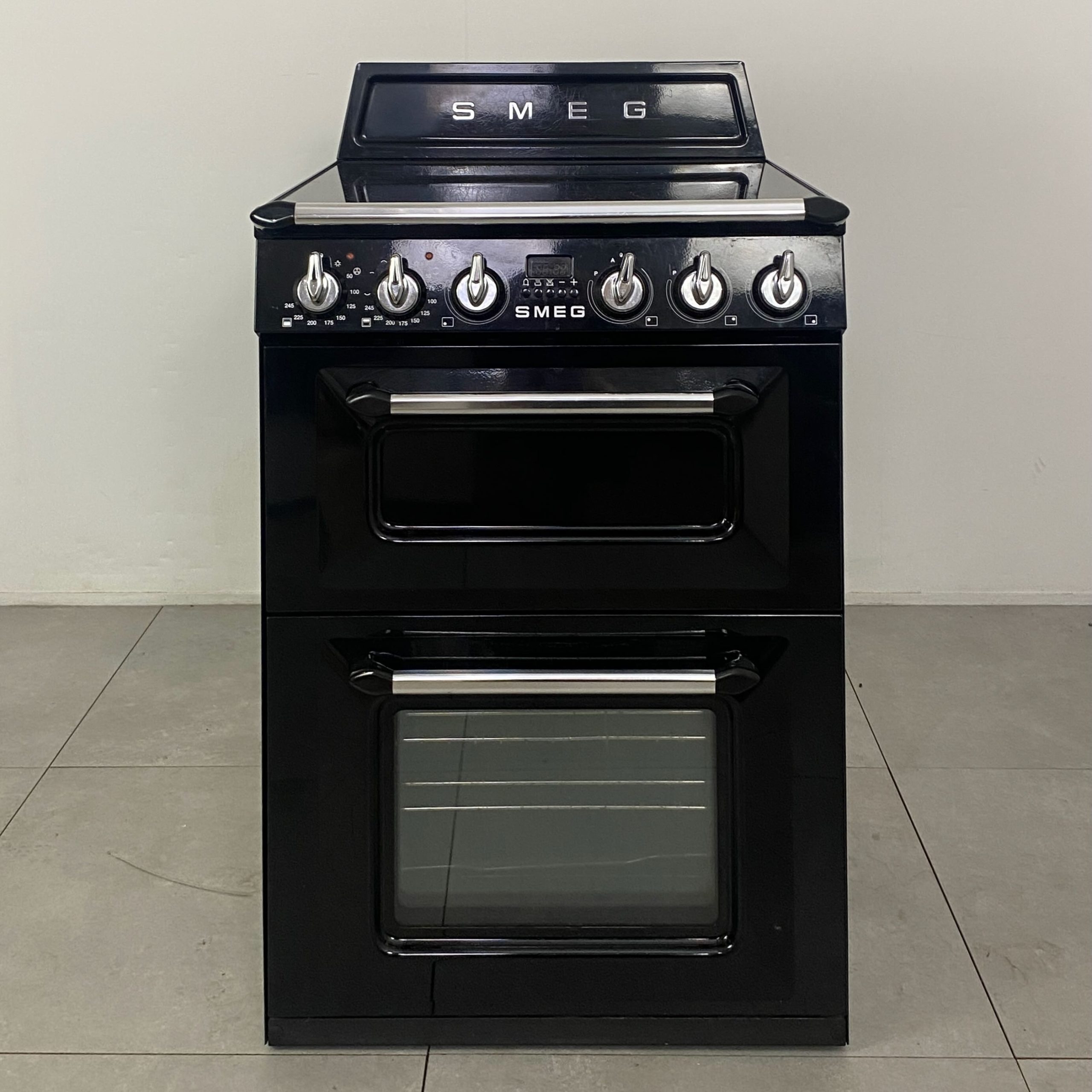 SMEG Induktionsspis TR62IBL K2393