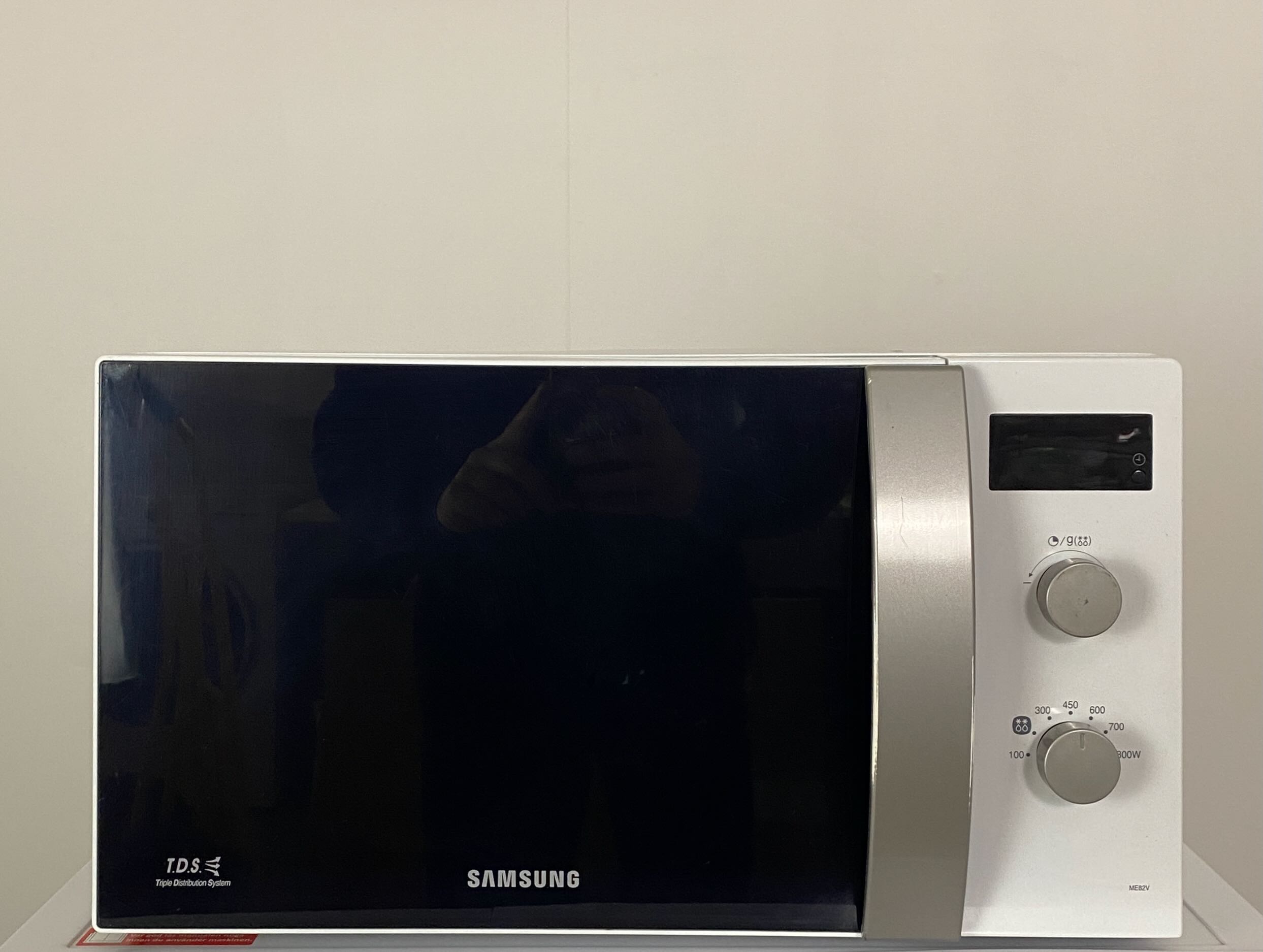SAMSUNG Mikrovågsugn ME82V K2592