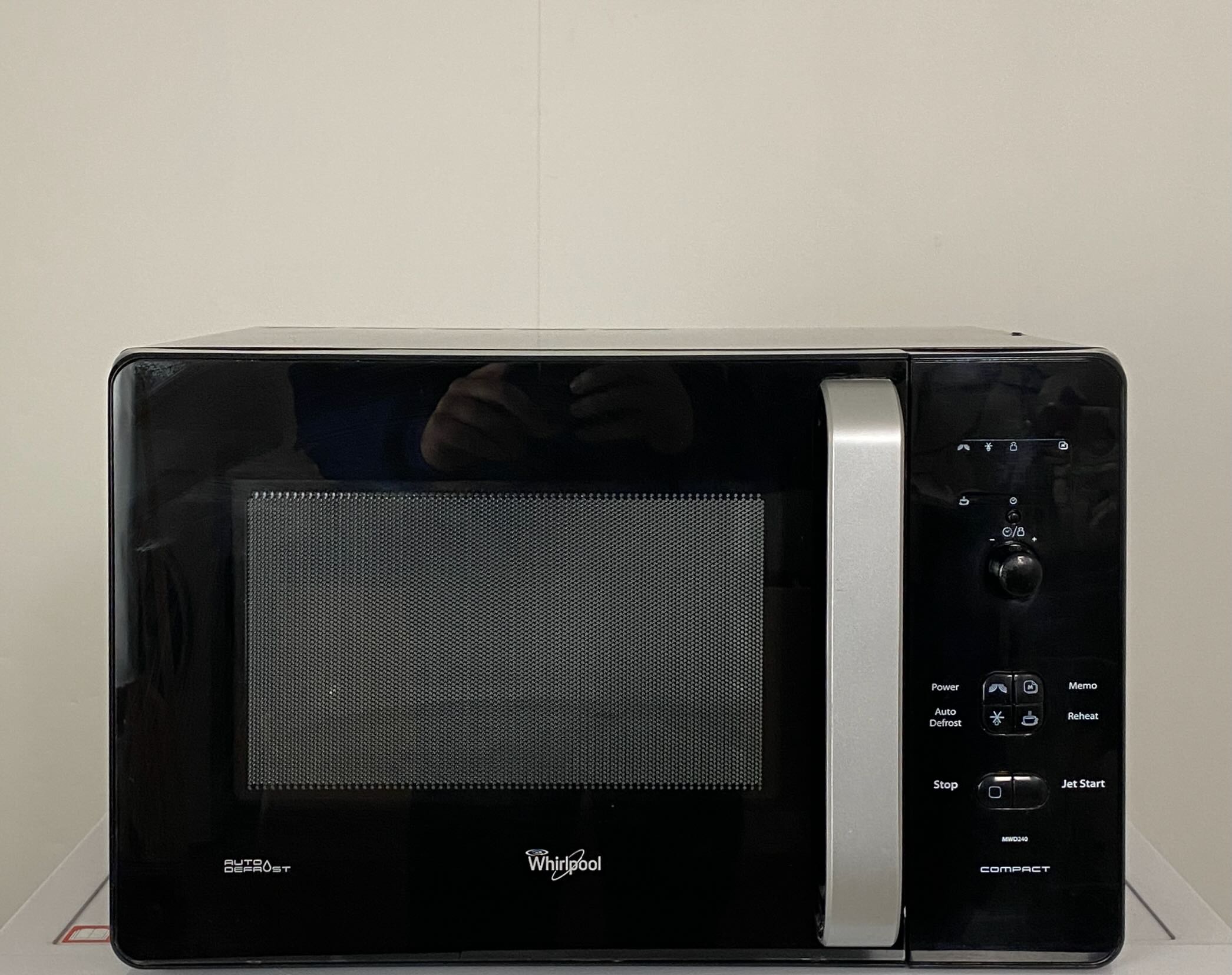 WHIRLPOOL Mikrovågsugn MWD240/BL K2594
