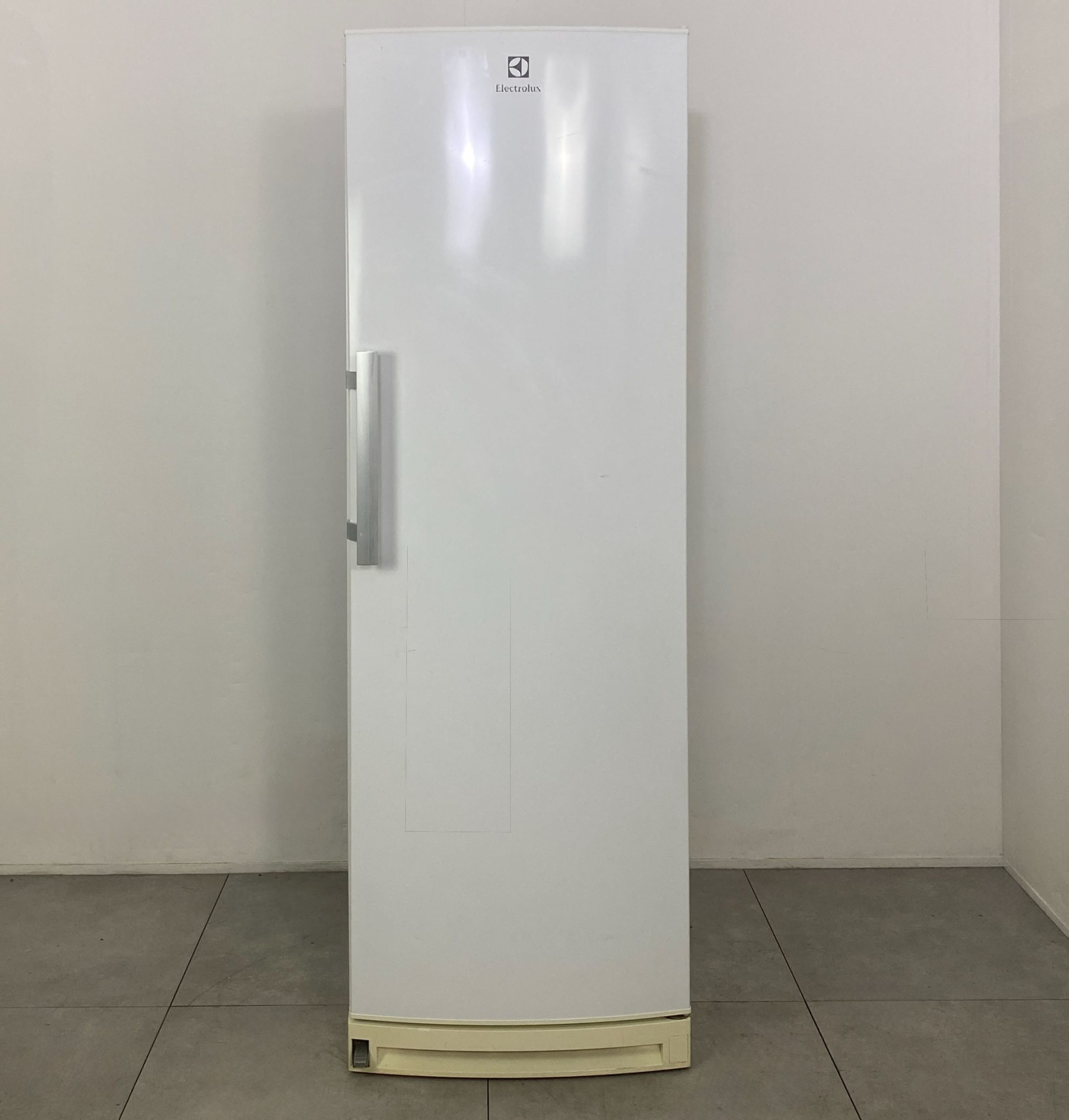 ELECTROLUX Kylskåp ERF3864AOW K2582