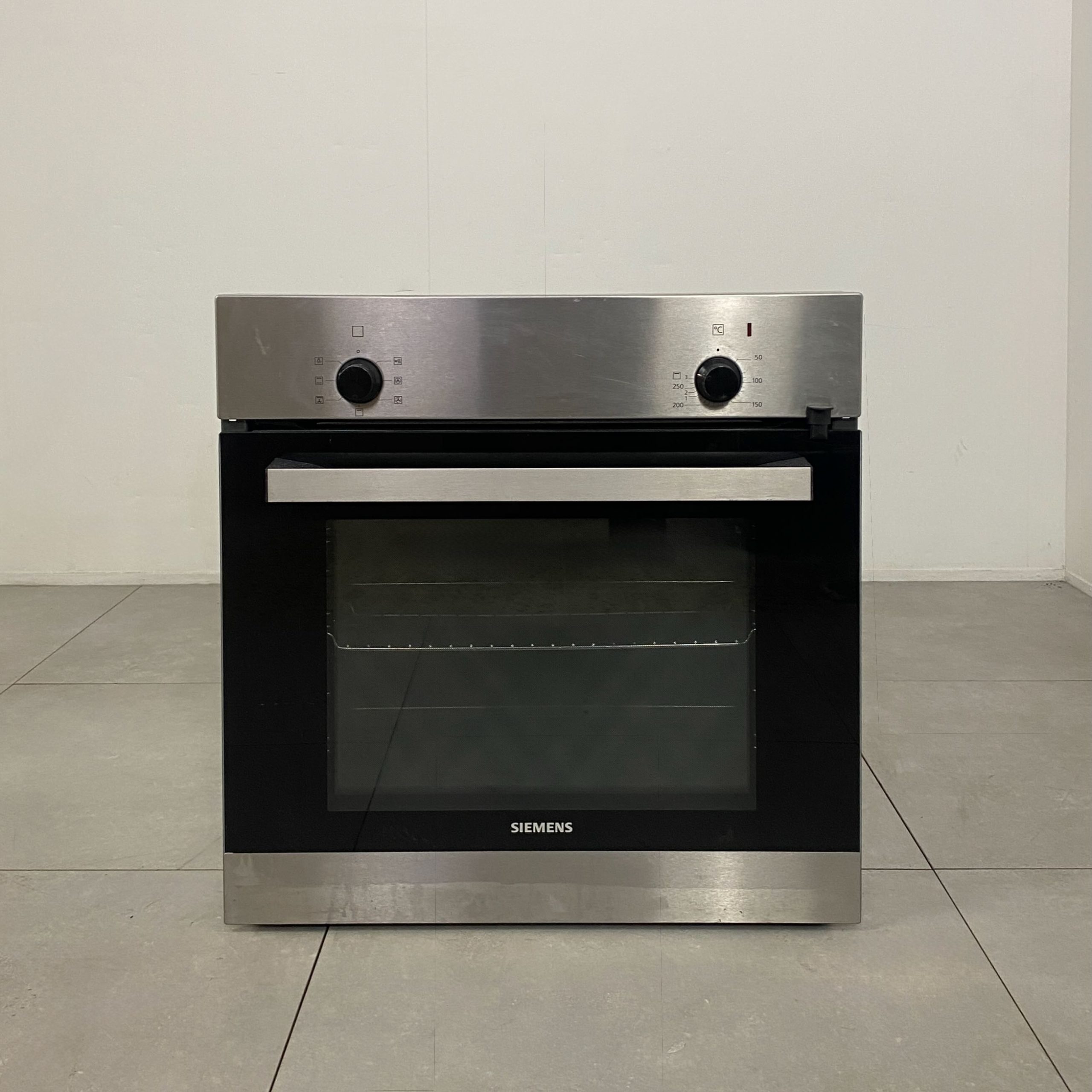 SIEMENS Inbyggnadsugn HB010FBR1S K2641
